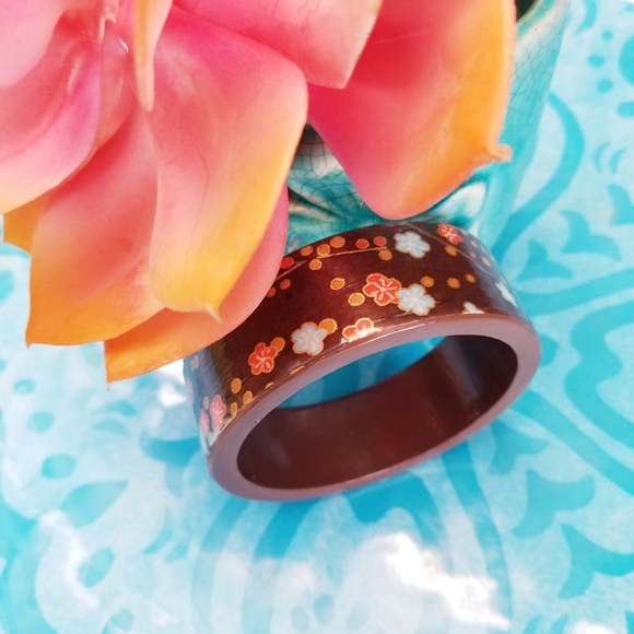 Vintage, Boho Wooden Floral Bangle Bracelet - Picture 2 of 12